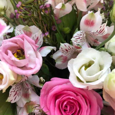 Flower Bouquet Close Up 2026 01 08 06 55 17 Utc
